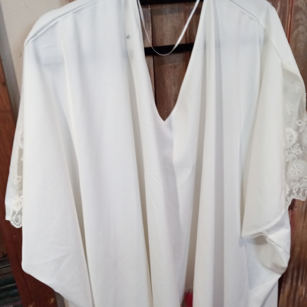 Selfie Couture White Lace Sleeve Women's Top